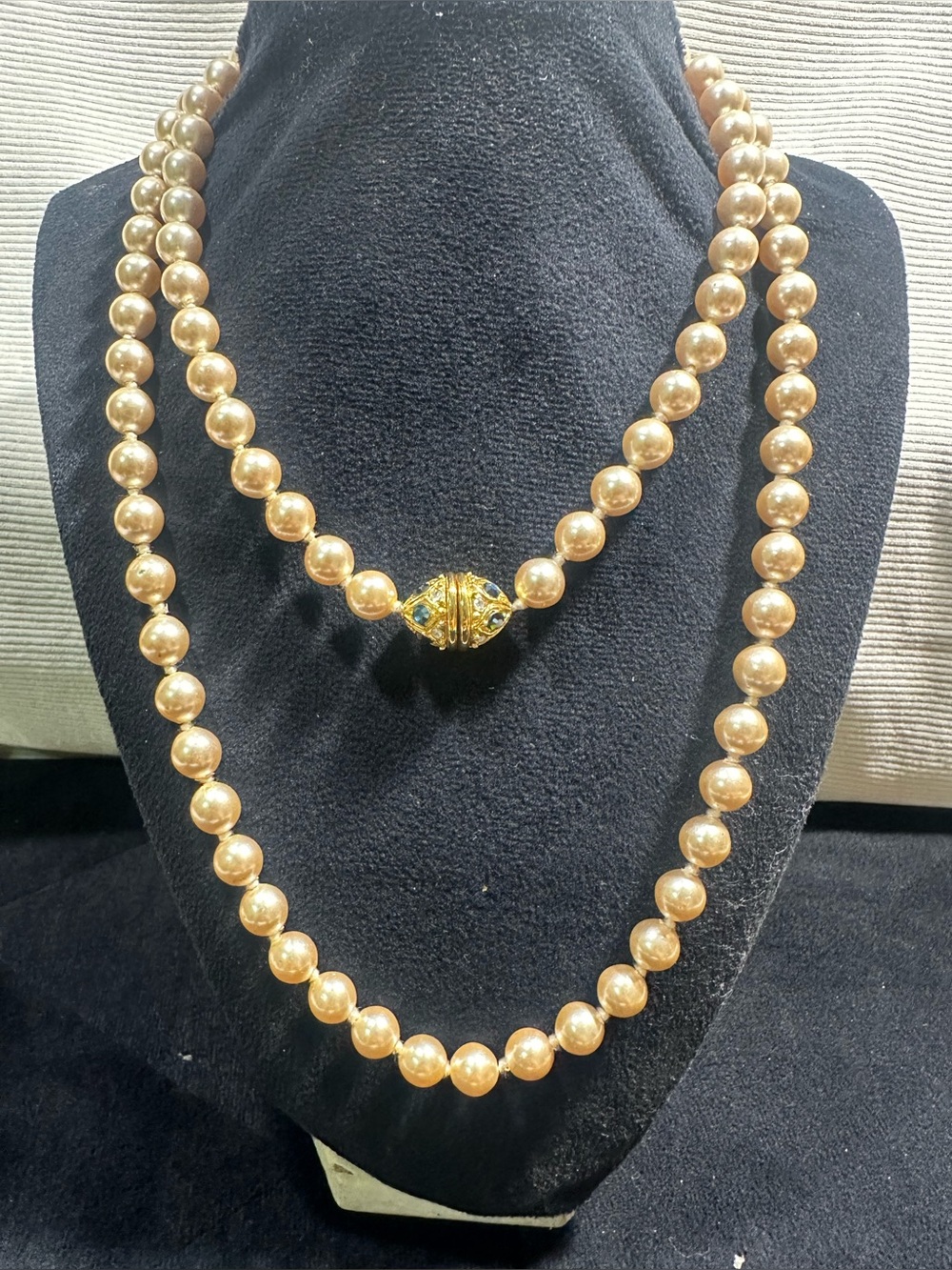 Vtg: Nolan Miller Pearl Necklace accented w/Blue Rhinestone Barrel Clasp